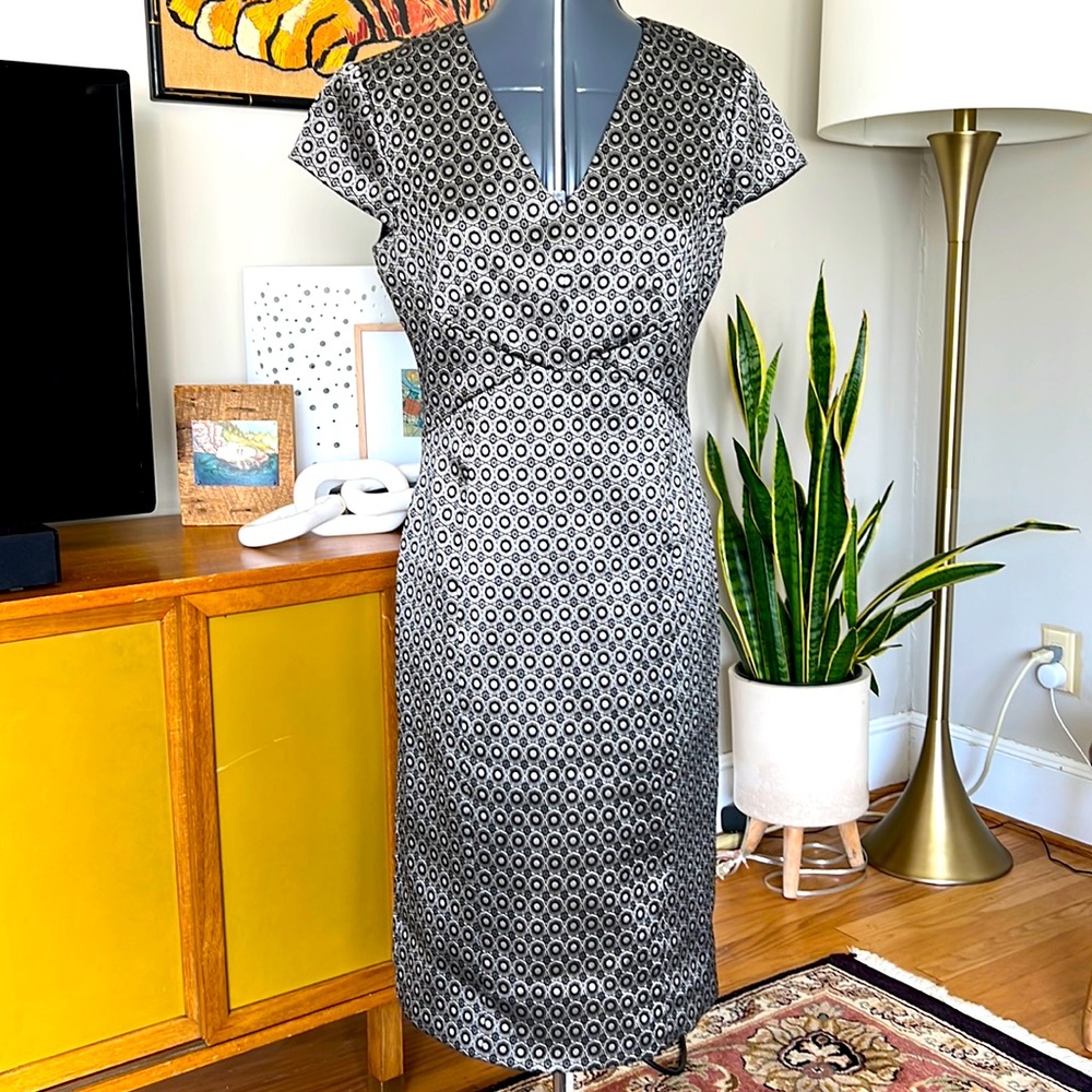 Brooks Brothers Black & Silver Geometric Star Jacquard Print Dress Size 4